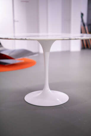 Eero Saarinen, dining table ''Tulip'', designed for Knoll International, 1970s - photo 4 Eero Saarinen, dining table ''Tulip'', designed for Knoll International, 1970s - photo 4