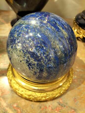 Large Lapis Lazuli Sphere from Afghanistan on a 19th French Gilded Base Bronze Napoleon III 20th century - Foto 7