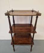 Übersicht. Antique etagere