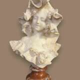 19th Century Bust of a Young Lady in White Marble by Flli Romanelli Marble 19th century - photo 7