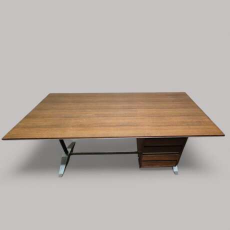 Modern Executive Desk by Alberto Rosselli and Gio Ponti for Arflex 20th Century Металл 20th century г. - фото 5 Modern Executive Desk by Alberto Rosselli and Gio Ponti for Arflex 20th Century Металл 20th century г. - фото 5