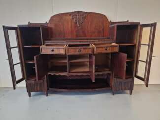 Magnifique buffet Art D&eacute;co. Palissandre, acajou. France. Ann&eacute;es 1930. Dimensions&nbsp;: hauteur 147&nbsp;cm&nbsp;; longueur 189&nbsp;cm&nbsp;; profondeur 48&nbsp;cm.