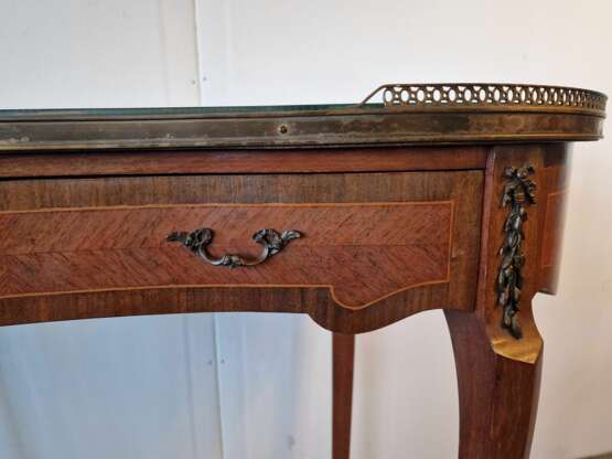 Ladies& 039; table Mahogany 20th century - photo 3 Ladies& 039; table Mahogany 20th century - photo 3