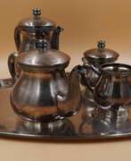 Produktkatalog. Service &agrave; caf&eacute; en m&eacute;tal argent&eacute; 