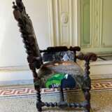 Unique and Large Carved Oak Armchair in Modern Fabric in the Style of Louis XIII Oak and fabric Louis XIII - Renaissance 19th century - Foto 3
