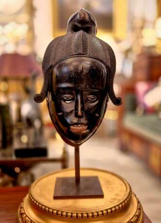Ndoma Baule Portrait Mask Ivory Coast Wood lacquered patina Circa 1930 Bois laqué 20th century - photo 12 Ndoma Baule Portrait Mask Ivory Coast Wood lacquered patina Circa 1930 Bois laqué 20th century - photo 12