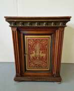 Aperçu. Antique small cabinet