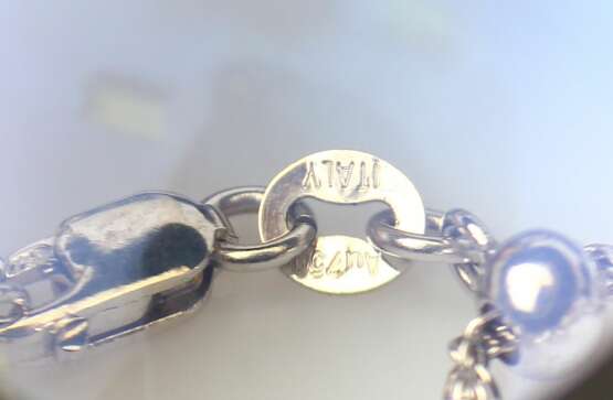 Collier en or avec pendentif-croix avec diamants Or Other style 21th century - photo 4 Collier en or avec pendentif-croix avec diamants Or Other style 21th century - photo 4