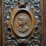 French Renaissance Revival Carved Oak Buffet &agrave; Deux Corps 19 Century Bois naturel 19th century - photo 12