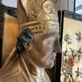 Late 17th Century Reliquary Bust of a Bishop in Gilded Wood Bois laqué 17th century - photo 11