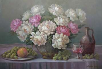 Пионы и фрукты.