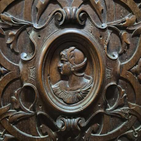 French Renaissance Revival Carved Oak Buffet à Deux Corps 19 Century Naturholz 19th century - Foto 17 French Renaissance Revival Carved Oak Buffet à Deux Corps 19 Century Naturholz 19th century - Foto 17