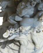 Porcelaine. Paris Porcelain centerpiece with putti, 19th Century Porcelaine. Paris Porcelain centerpiece with putti, 19th Century