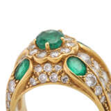 Damenring besetzt mit 5 Smaragde und Diamanten zusammen ca. 2,0 cts, TW-W/ VSI- PIQUE. - фото 5