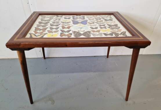 Table vintage avec papillons Acajou Design of 50-60’s Mid-20th century - photo 6 Table vintage avec papillons Acajou Design of 50-60’s Mid-20th century - photo 6