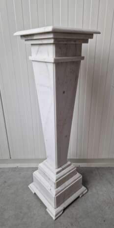 Marble column - podium Мрамор 20th century г. - фото 2 Marble column - podium Мрамор 20th century г. - фото 2