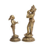 Zwei Statuetten aus Gelbmetall. INDIEN, 19./20. Jahrhundert. - фото 2