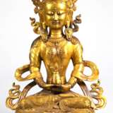 Heilbuddha-Figur "Tara hält Gefäß für Medizin in der Hand", Bronze, rücks. Schriftzeichen, H. 51 cm - photo 1