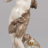 Figur "Venus", Frankreich, Ende 19. Jh., Saint-Maurice, polychrom bemalt mit Goldstaffage, Marke "Drei gekreuzte Linien , darunter S", H. 15 cm - photo 1