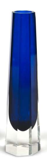 Vase, Moser Karlsbad, Klarglas mit blauem Innenfang, konische Achtkantform, H. 20 cm - photo 1