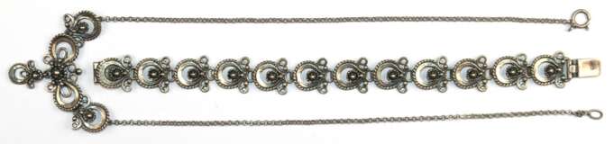 Collier und Armband, 835er Silber, Collier-L. 43 cm, Gliederarmband mit Steckschloß, L. 18 cm, Ges.-Gew. 28,3 g - photo 1