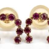 Ohrstecker, 416er GG 10 kt., Hufeisen mit Rubinen ausgefasst, Silikonaufstecker mit Goldinlay - photo 1