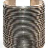 Breiter Armreif, 925er Silber, konische, offene Schiene, Gew. 71,2 g, B. 6,7 cm, Dm. 5,8 cm bzw. 6,2 cm - photo 1