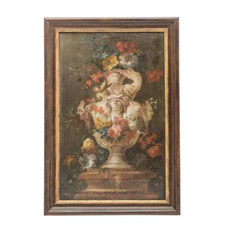 MALER des 17./18. Jahrhundert, "Blumenbouquet in Kratervase mit Maskarons", - photo 2