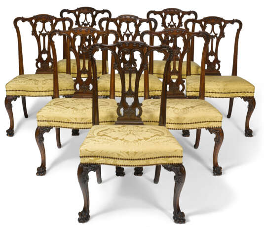 A SET OF SEVEN GEORGE III MAHOGANY DINING CHAIRS, TOGETHER WITH A LATER COPY - фото 1 A SET OF SEVEN GEORGE III MAHOGANY DINING CHAIRS, TOGETHER WITH A LATER COPY - фото 1