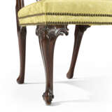 A PAIR OF GEORGE III MAHOGANY SIDE CHAIRS - фото 5