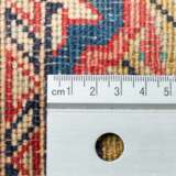 Orientteppich. 20. Jahrhundert, 350x247 cm. - фото 4