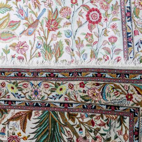 Orientteppich aus Seide. GHOM/PERSIEN, 20. Jahrhundert, 209x130 cm. - фото 3