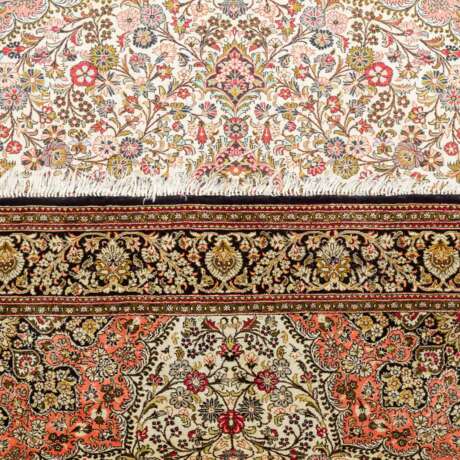 Orientteppich. GHOM/PERSIEN, 20. Jahrhundert, 214x138 cm. - Foto 3