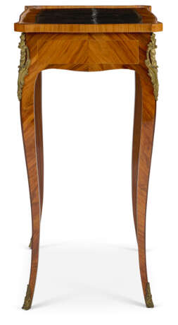 A LOUIS XV ORMOLU-MOUNTED TULIPWOOD TABLE A ECRIRE - фото 2