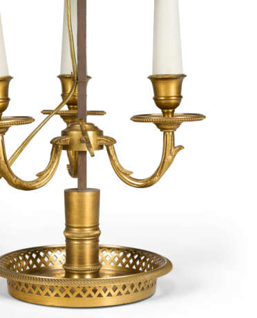 A LOUIS XVI-STYLE ORMOLU THREE-LIGHT BOUILLOTTE LAMP - фото 2
