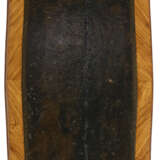 A LOUIS XV ORMOLU-MOUNTED TULIPWOOD TABLE A ECRIRE - фото 5