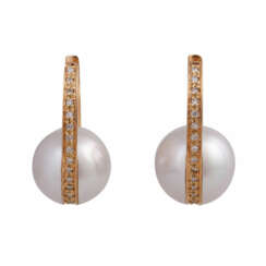 GELLNER Pair of hinged Hoop earrings with 2 South sea cultured pearls