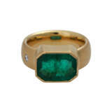 Ring mit Smaragd ca. 4,6 ct, - Foto 1