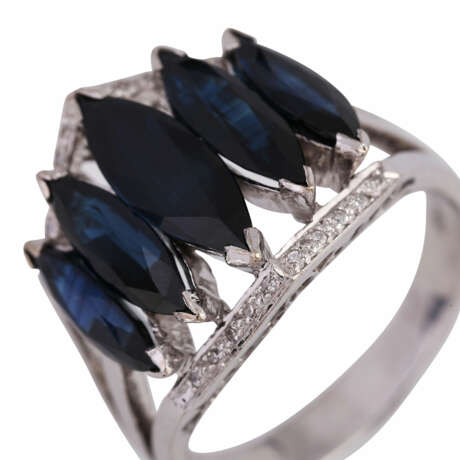 Ring mit 5 Saphirnavettes zusammen ca. 7 ct und Diamanten - photo 5