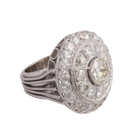Ring mit üppgigem Diamantbesatz zusammen ca. 6,5 ct - Foto 2