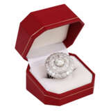 Ring mit üppgigem Diamantbesatz zusammen ca. 6,5 ct - Foto 6