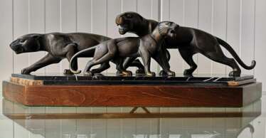 Bronze figure Family