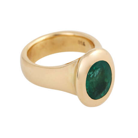 Ring mit oval fac. Smaragd von ca. 4,3 ct und guter Farbe, - Foto 2