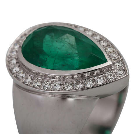 Ring mit feinem Smaragdtropfen ca. 4,9 ct - фото 5