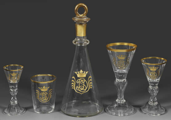 Karaffe mit vier Gläsern im Barock-Stil - photo 1