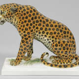 Sitzender Leopard - Foto 1
