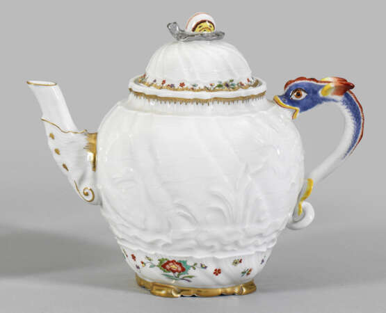 Teekanne mit Schwanenservice-Dekor - фото 1