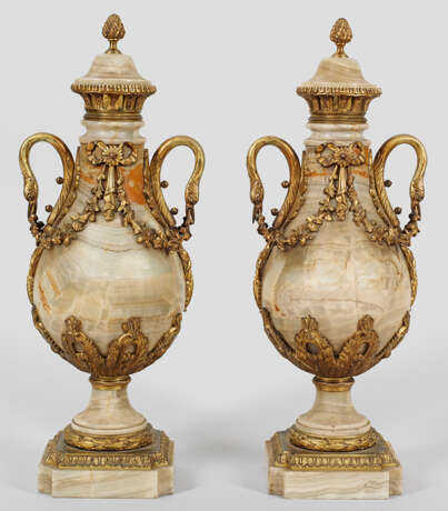 Paar große Louis XVI-Vasen - Foto 1