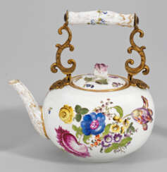 Große Teekanne mit Dekor "Deutsche Blume"
