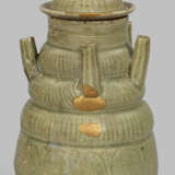 Seladon-Vase aus der Ming-Zeit - photo 1